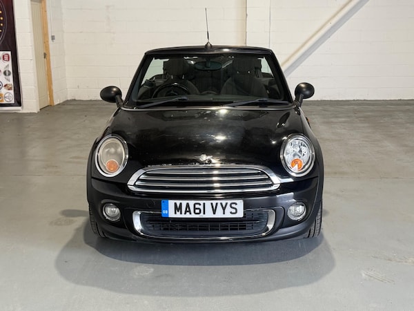 Used MINI Convertible 2011 for sale - 75520540: Photo 10