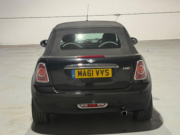 Used MINI Convertible 2011 for sale - 75520540: Photo 16