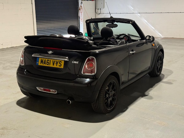 Used MINI Convertible 2011 for sale - 75520540: Photo 21
