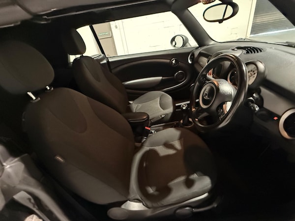 Used MINI Convertible 2011 for sale - 75520540: Photo 22