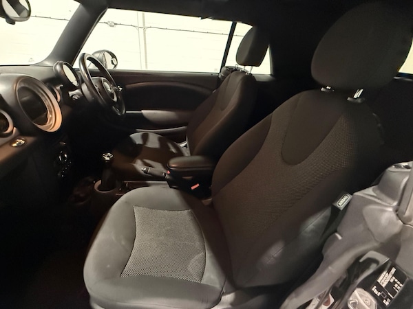 Used MINI Convertible 2011 for sale - 75520540: Photo 27