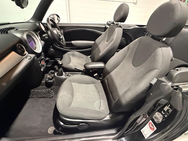 Used MINI Convertible 2011 for sale - 75520540: Photo 28