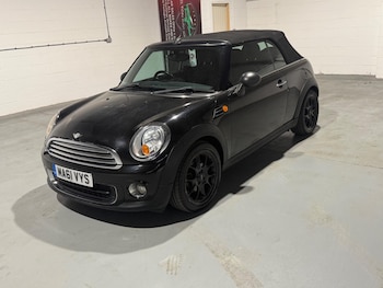 Used MINI Convertible 2011 for sale - 75520540: Photo