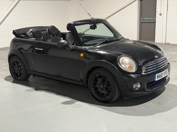 Used MINI Convertible 2011 for sale - 75520540: Photo 6