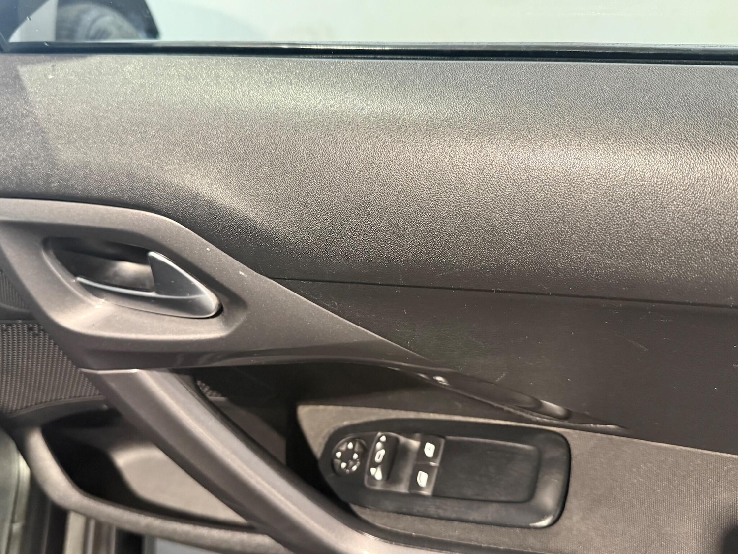 Used Peugeot 2008 2016 for sale - 76122886: Photo 18