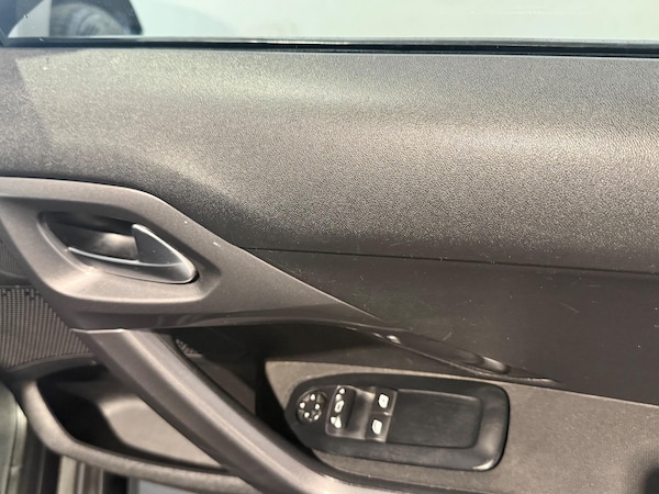 Used Peugeot 2008 2016 for sale - 76122886: Photo 18