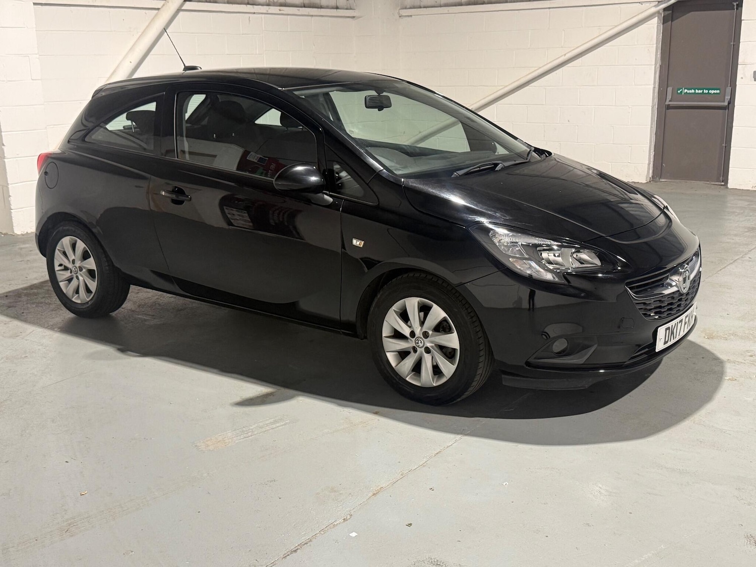 Used Vauxhall Corsa 2017 for sale - 76992352: Photo 2