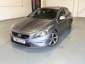 Used Volvo V40 2015 for sale - 75520383: Photo