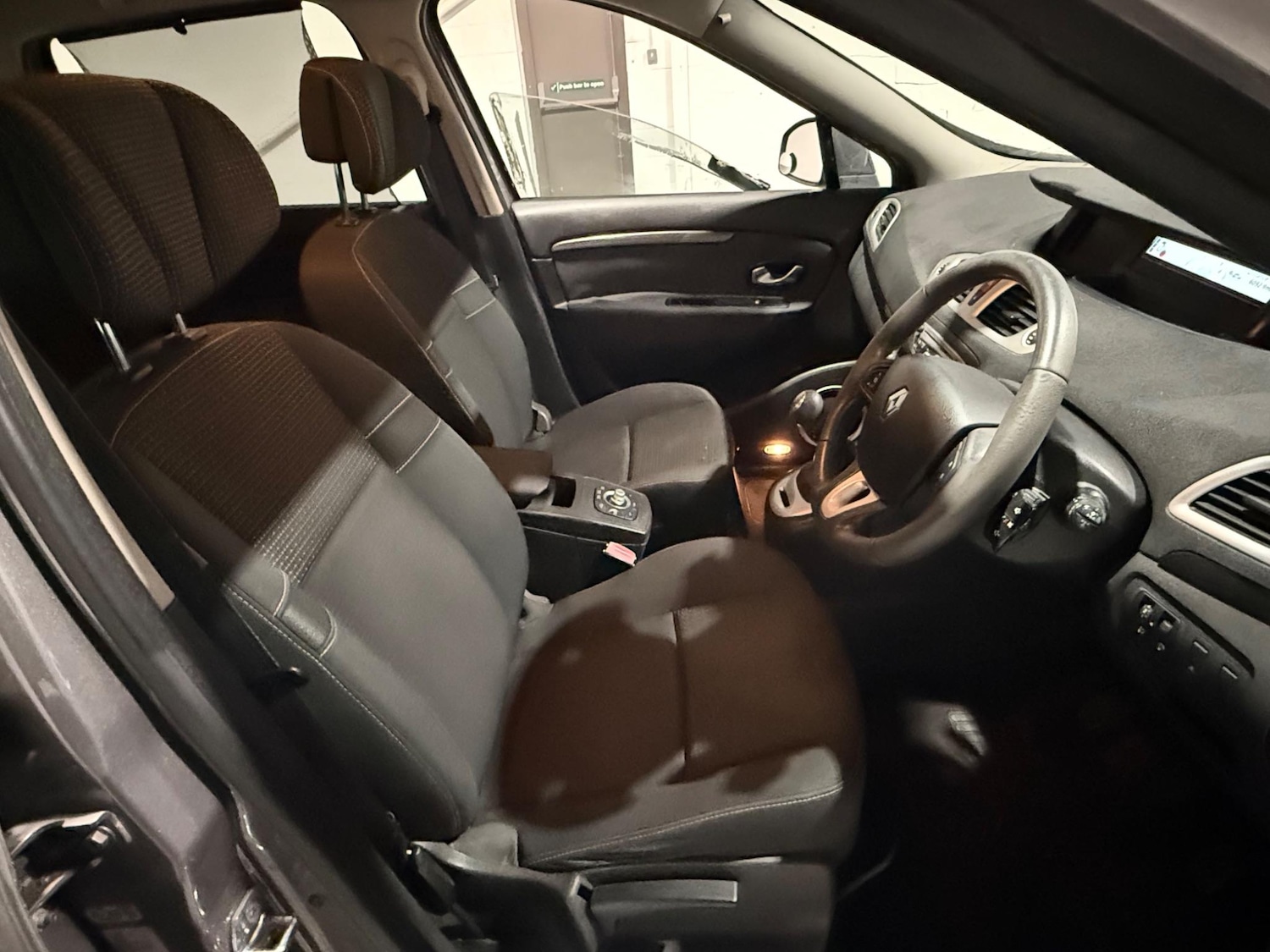 Used Renault Scenic 2010 for sale - 76987862: Photo 14