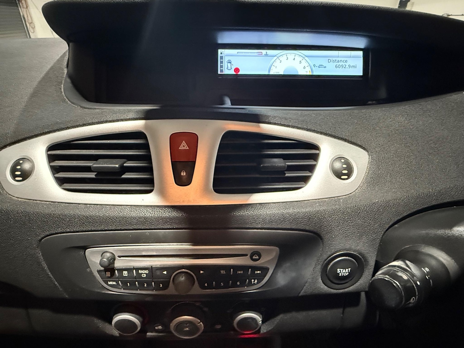 Used Renault Scenic 2010 for sale - 76987862: Photo 19