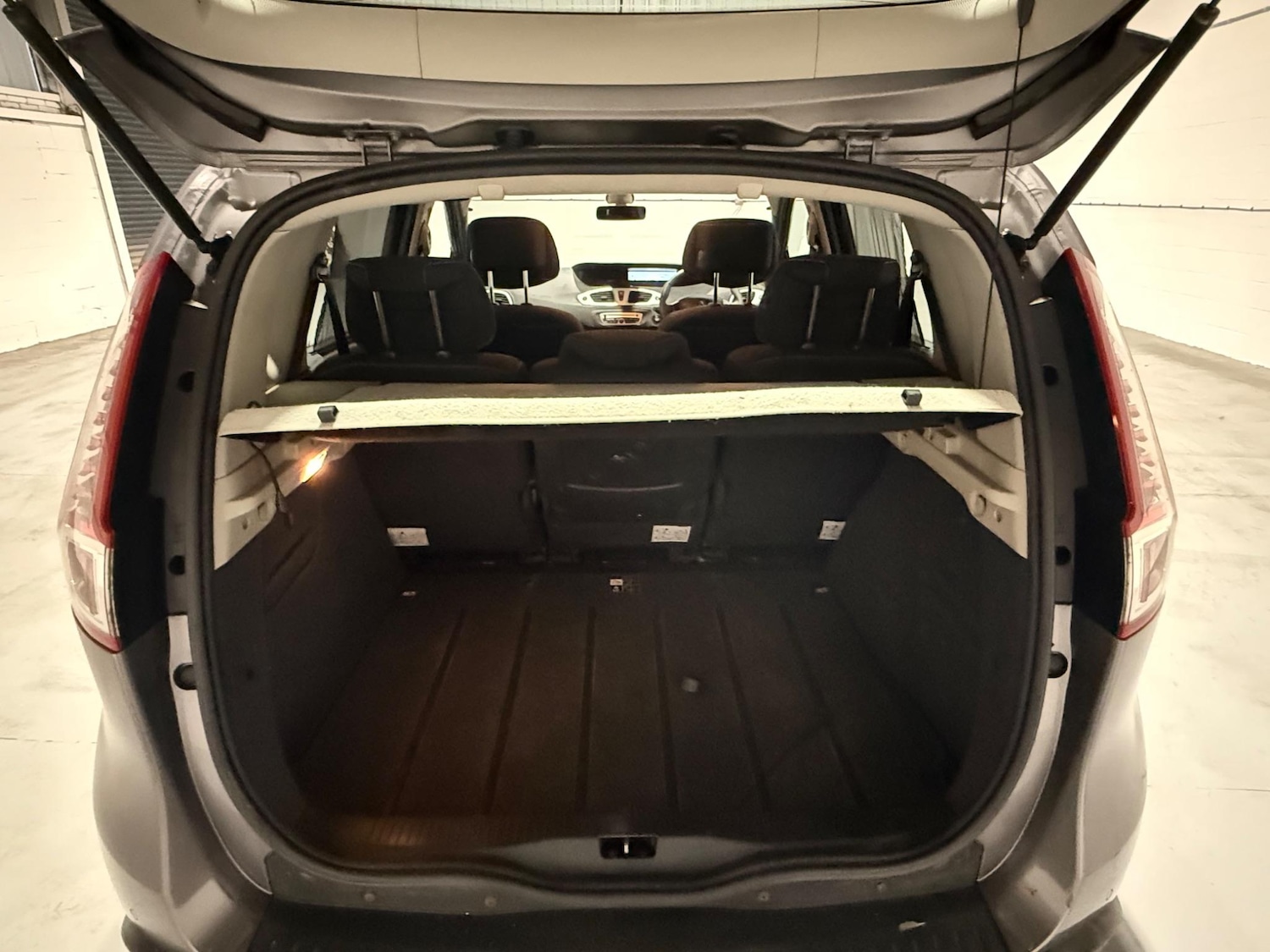 Used Renault Scenic 2010 for sale - 76987862: Photo 20