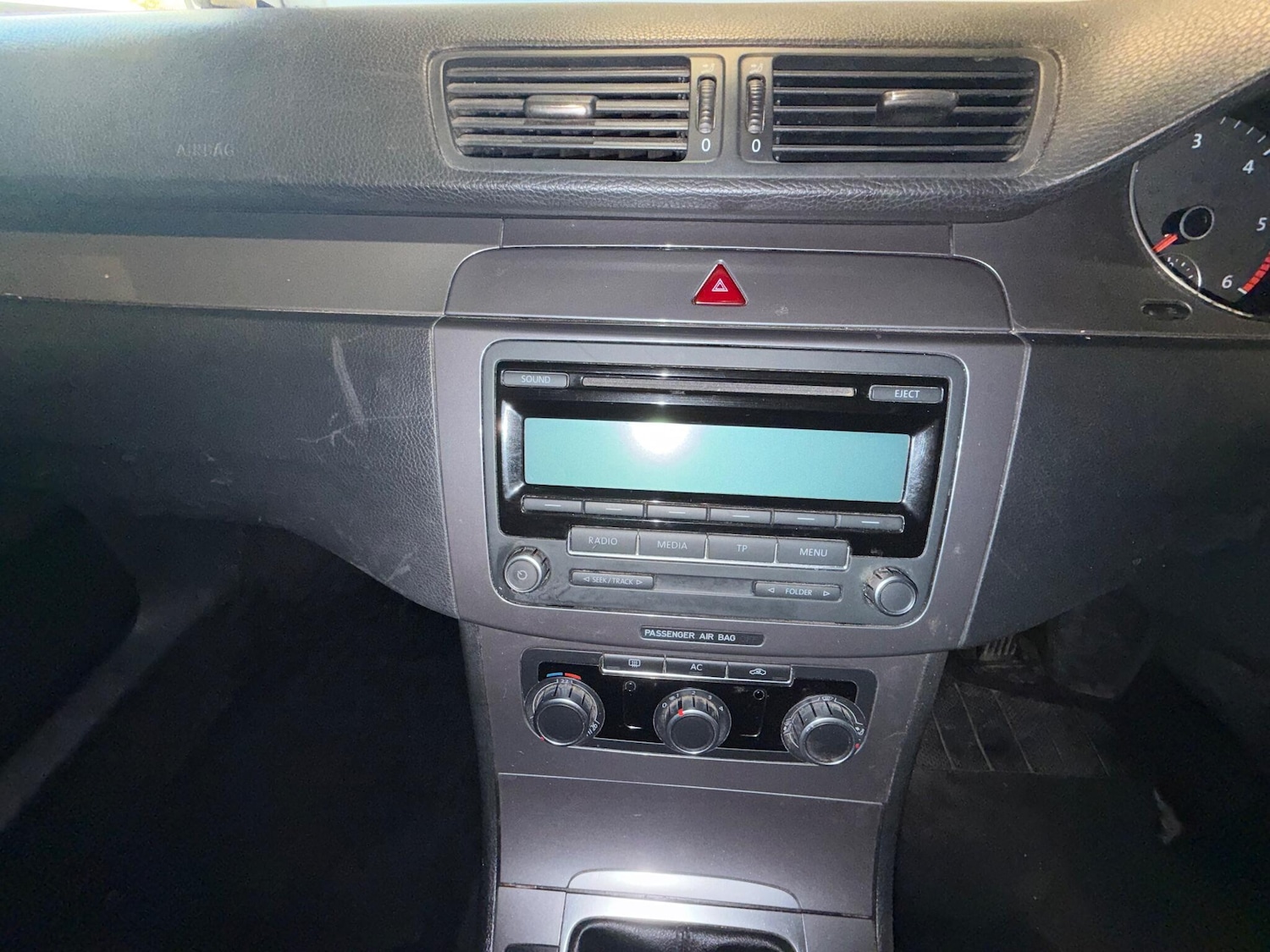 Used Volkswagen Passat 2010 for sale - 76121509: Photo 16