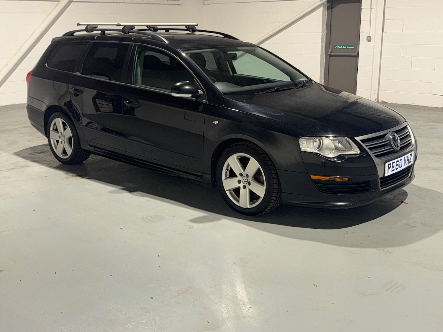 Used Volkswagen Passat 2010 for sale - 76121509: Photo 2