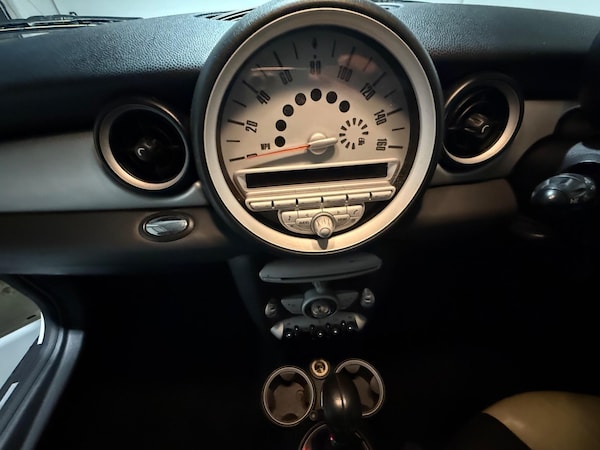 Used MINI Hatch 2010 for sale - 75540069: Photo 17
