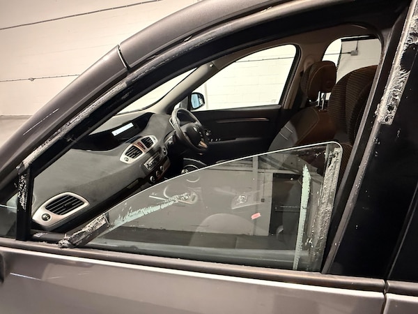 Used Renault Scenic 2010 for sale - 75213861: Photo 21