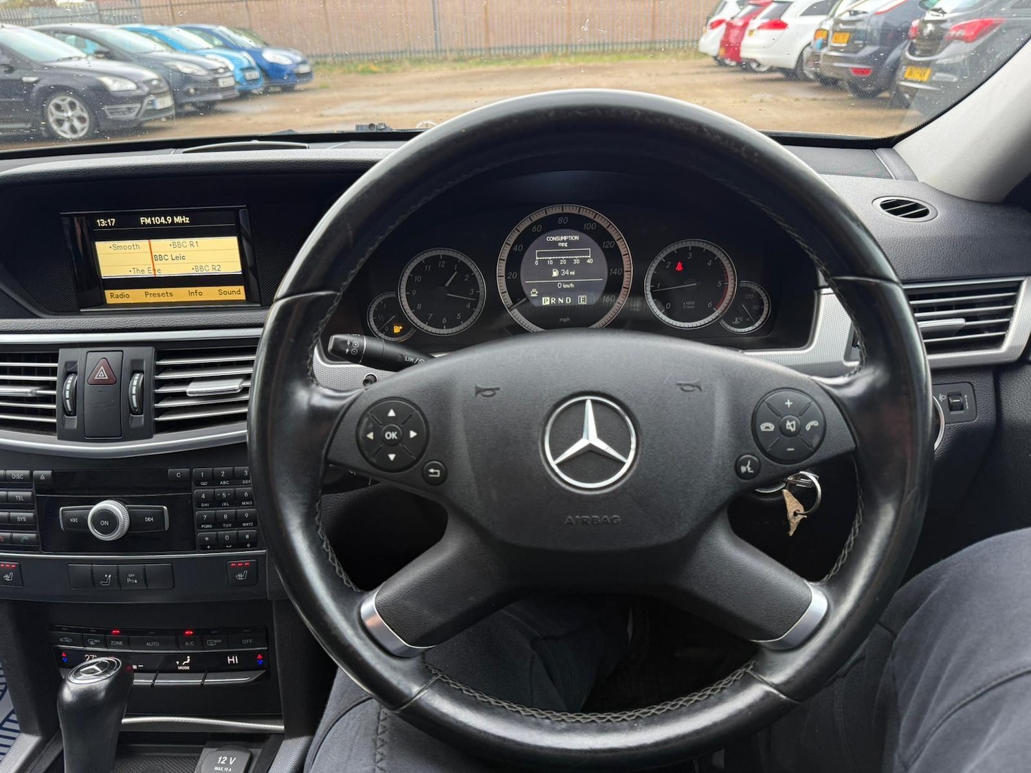 Used Mercedes-Benz E Class 2011 for sale - 76561304: Photo 10