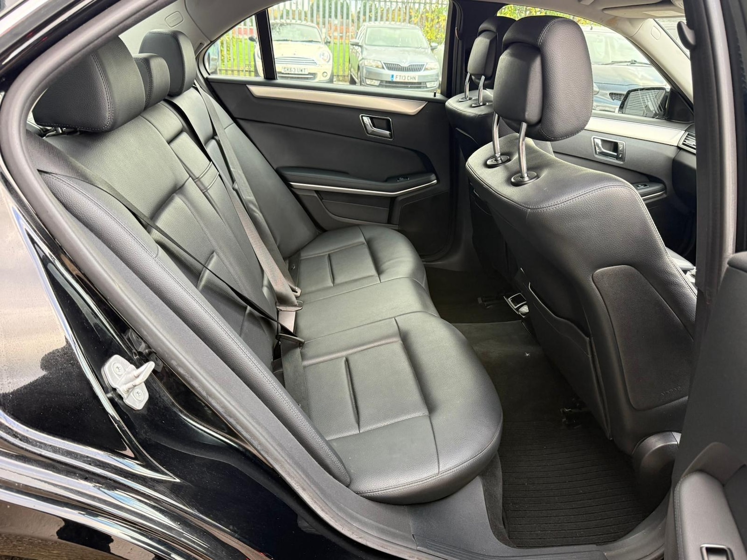 Used Mercedes-Benz E Class 2011 for sale - 76561304: Photo 12