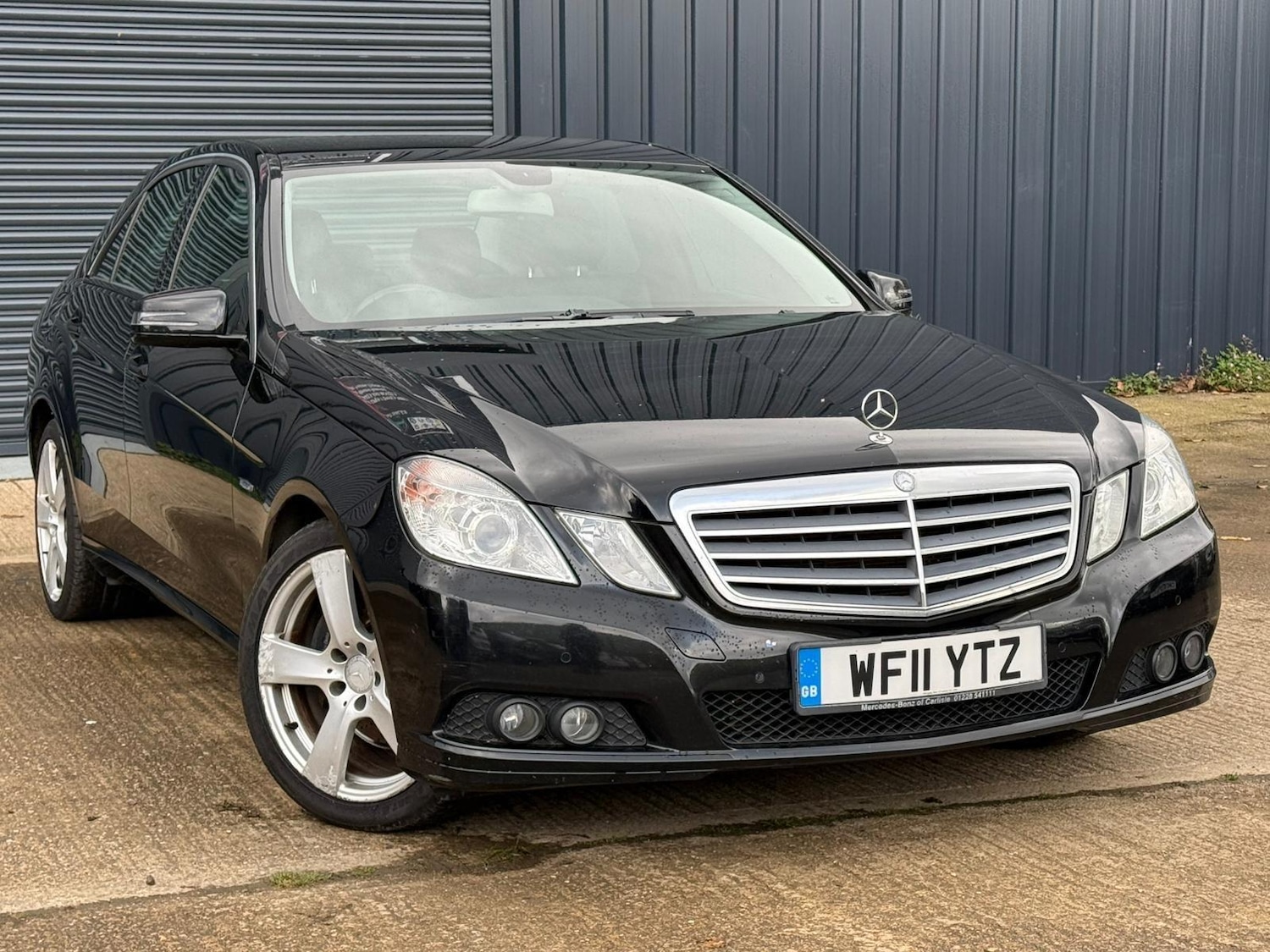 Used Mercedes-Benz E Class 2011 for sale - 76561304: Photo 2