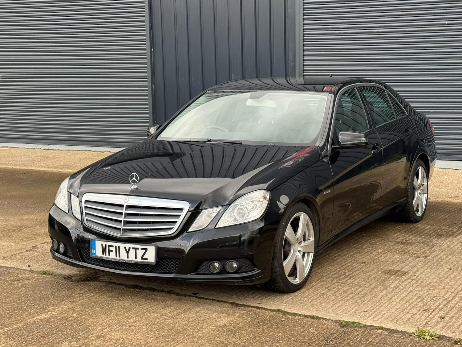 Used Mercedes-Benz E Class 2011 for sale - 76561304: Photo 4