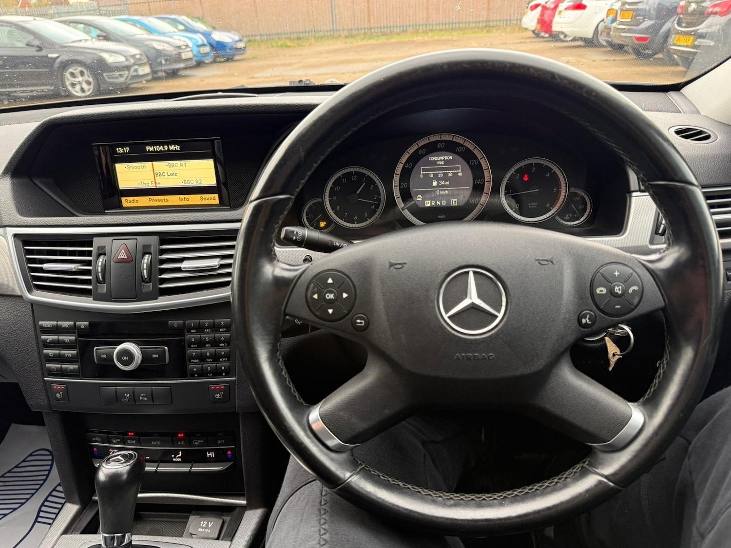Used Mercedes-Benz E Class 2011 for sale - 76561304: Photo 8
