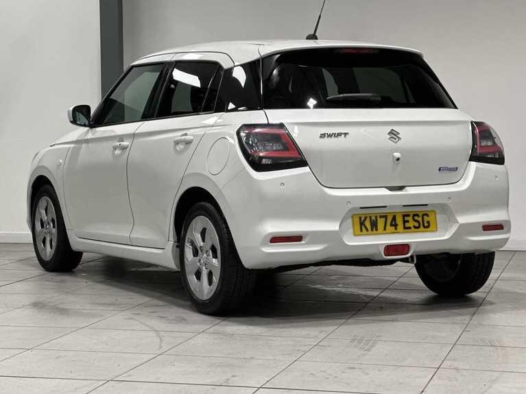 Used Suzuki Swift 2024 for sale - 77523700: Photo 2