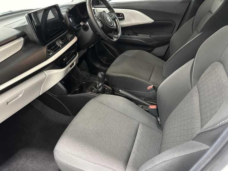 Used Suzuki Swift 2024 for sale - 77523700: Photo 3