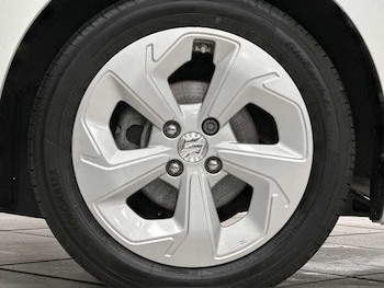 Used Suzuki Swift 2024 for sale - 77523700: Photo