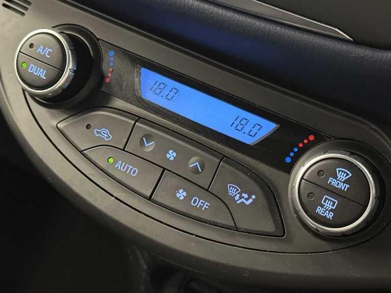 Used Toyota Yaris 2017 for sale - 76715349: Photo 25