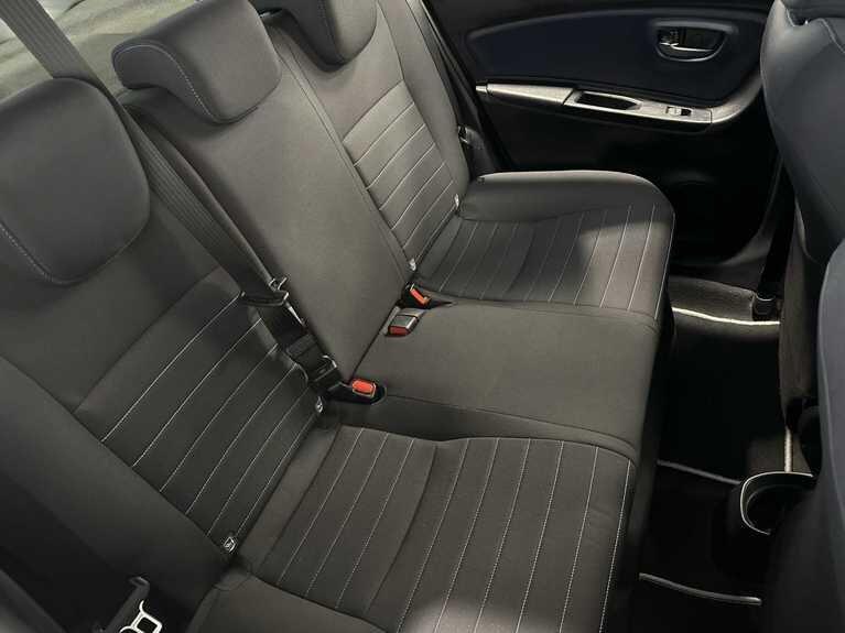 Used Toyota Yaris 2017 for sale - 76715349: Photo 26