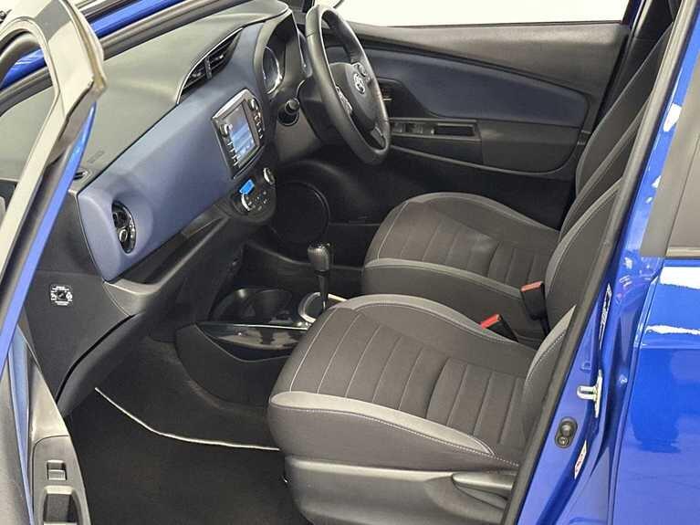 Used Toyota Yaris 2017 for sale - 76715349: Photo 28