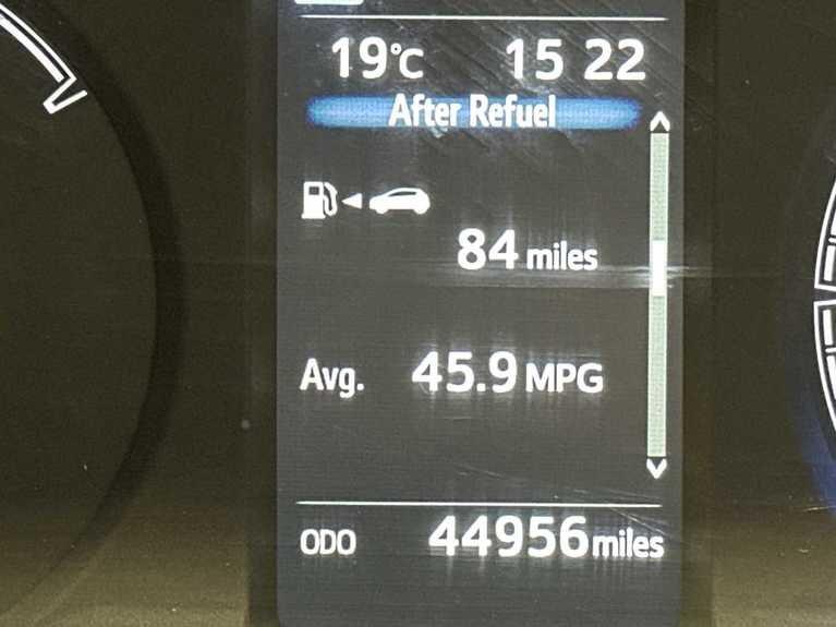 Used Toyota Yaris 2017 for sale - 76715349: Photo 31