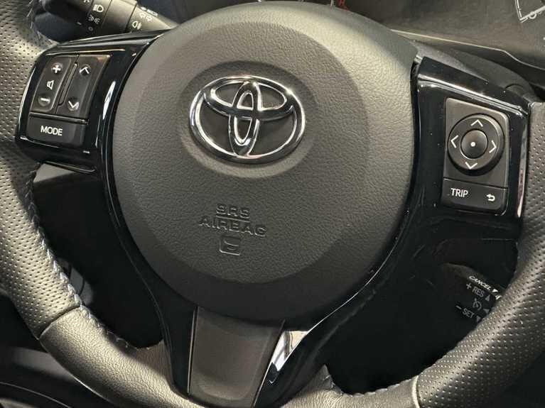 Used Toyota Yaris 2017 for sale - 76715349: Photo 36