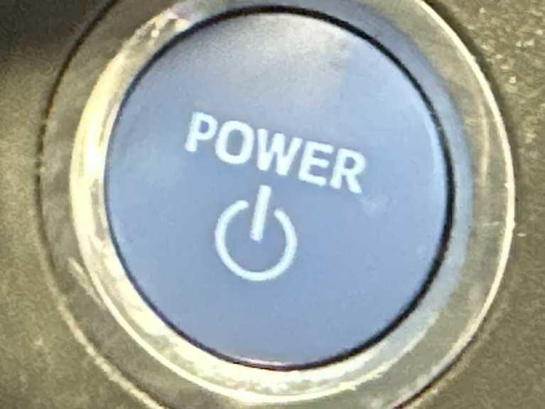 Used Toyota Yaris 2017 for sale - 76715349: Photo 37