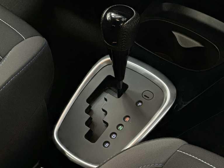 Used Toyota Yaris 2017 for sale - 76715349: Photo 4