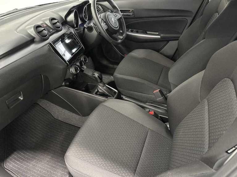 Used Suzuki Swift 2023 for sale - 76926436: Photo 4