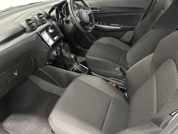 Used Suzuki Swift 2023 for sale - 76926436: Photo