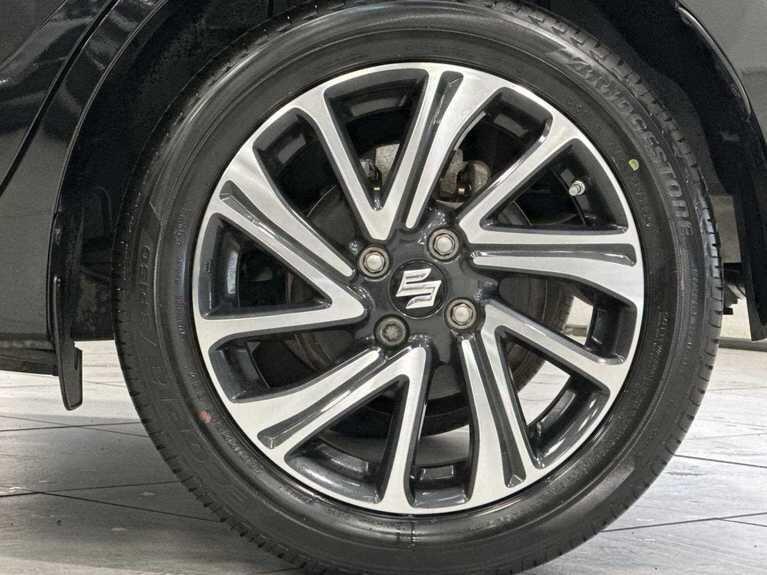 Used Suzuki Swift 2023 for sale - 76926436: Photo 5