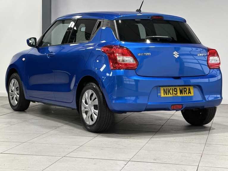 Used Suzuki Swift 2019 for sale - 77598549: Photo 2