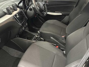 Used Suzuki Swift 2023 for sale - 76926916: Photo