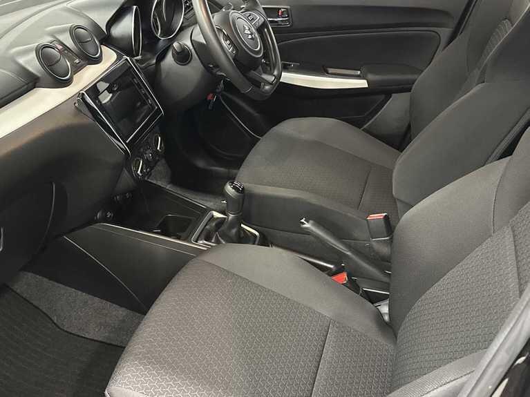 Used Suzuki Swift 2023 for sale - 76926916: Photo 4