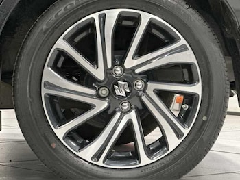 Used Suzuki Swift 2023 for sale - 76926916: Photo