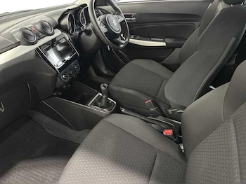 Used Suzuki Swift 2023 for sale - 77769127: Photo