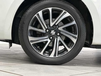 Used Suzuki Swift 2023 for sale - 77769127: Photo