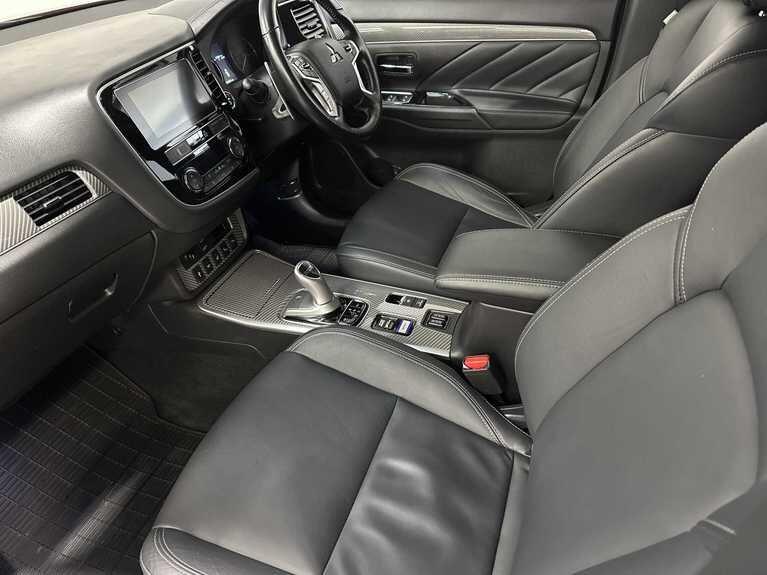 Used Mitsubishi Outlander 2018 for sale - 76952456: Photo 3