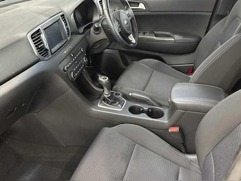 Used Kia Sportage 2017 for sale - 76715478: Photo