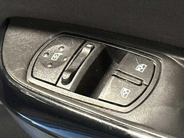 Used Vauxhall Corsa 2019 for sale - 76714542: Photo 37