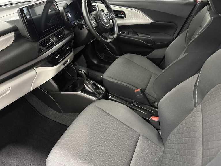 Used Suzuki Swift 2024 for sale - 76926361: Photo 3