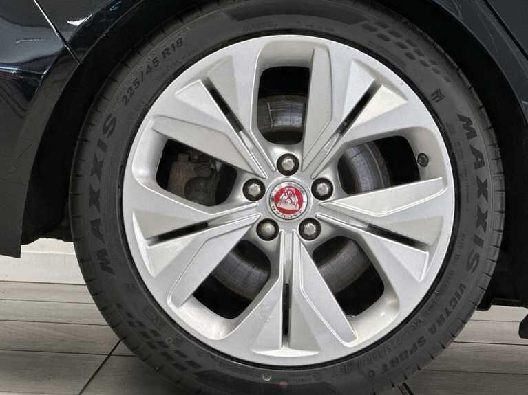 Used Jaguar XE 2019 for sale - 76926625: Photo 13