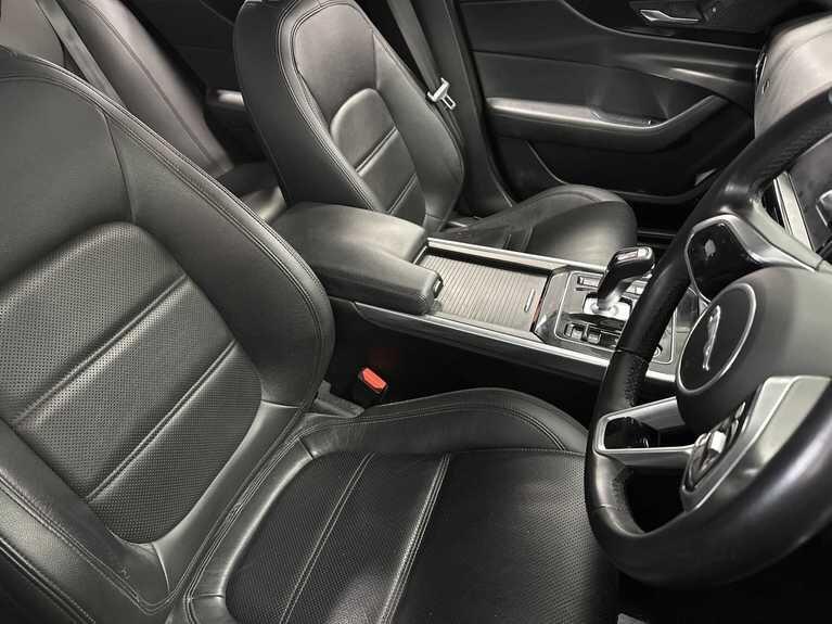 Used Jaguar XE 2019 for sale - 76926625: Photo 19