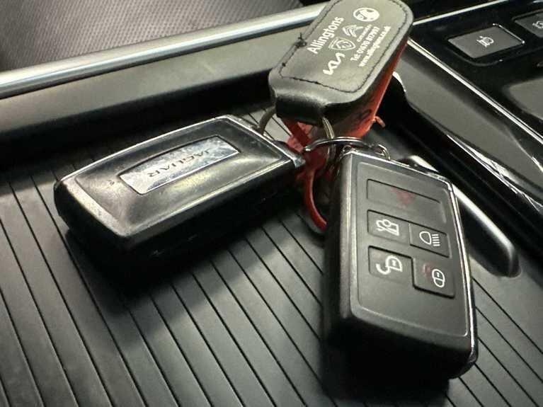 Used Jaguar XE 2019 for sale - 76926625: Photo 29